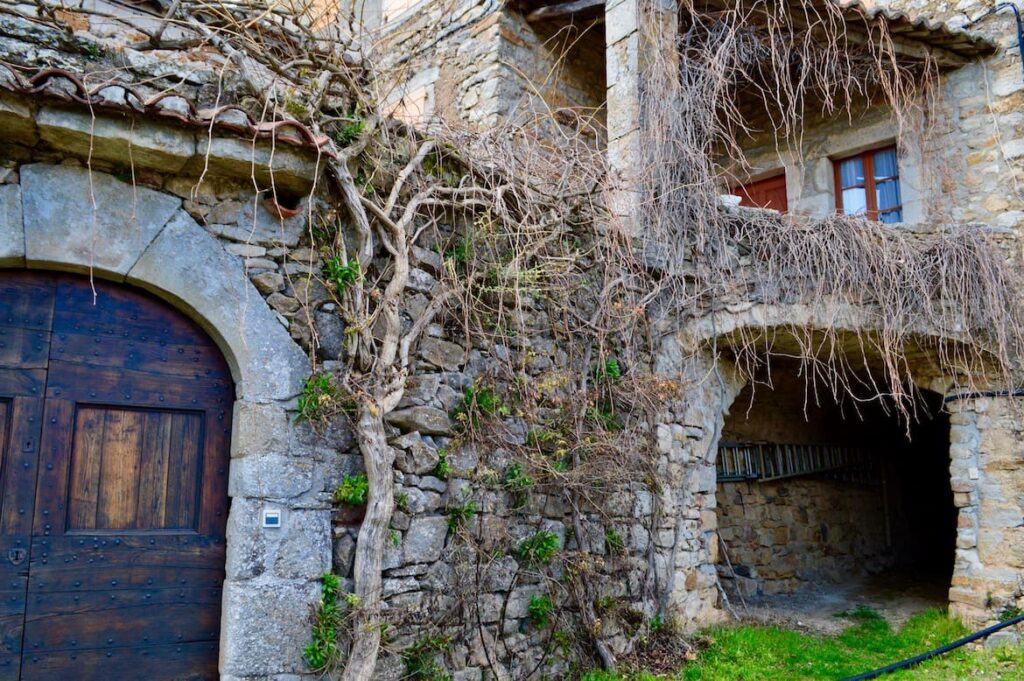 Le Poujol muur PVF, Wandelen Ardèche