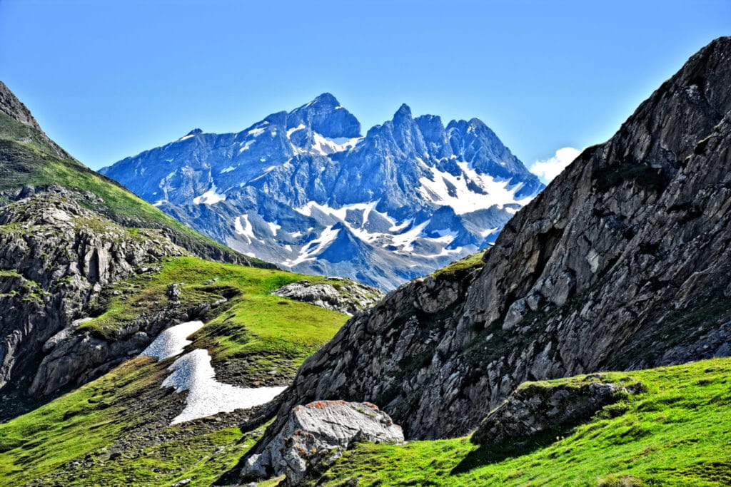 Parc National des Pyrenees Pyrenees atlantiques shutterstock 660488191, 15 mooiste bezienswaardigheden van Zuidwest-Frankrijk