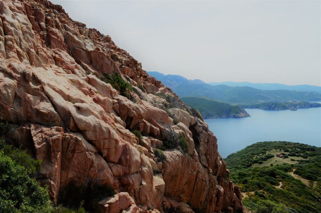 Rode rotsen Capo Rosso PVF, Wandelen Corsica