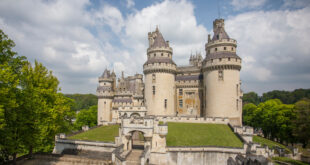 Chateau de Pierrefonds Oise Hauts de France min shutterstock 1716551215, Château de Gisors