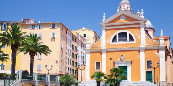 Kathedraal Ajaccio Corsica shutterstock 1116713252 new, bijzonder overnachten frankrijk