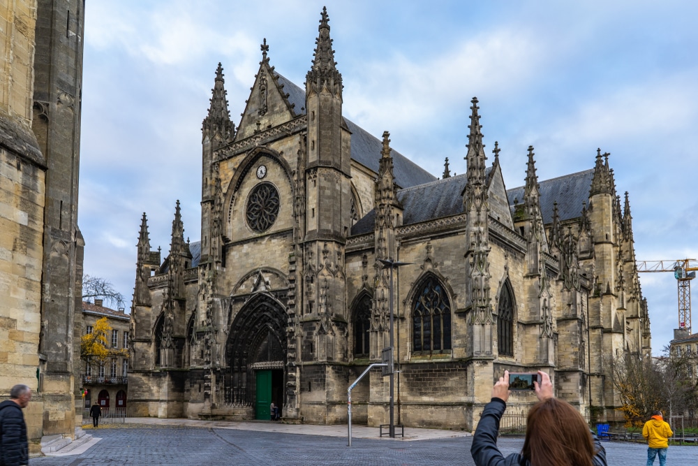 Basilique Saint Michel Bordeaux shutterstock 1263365380,