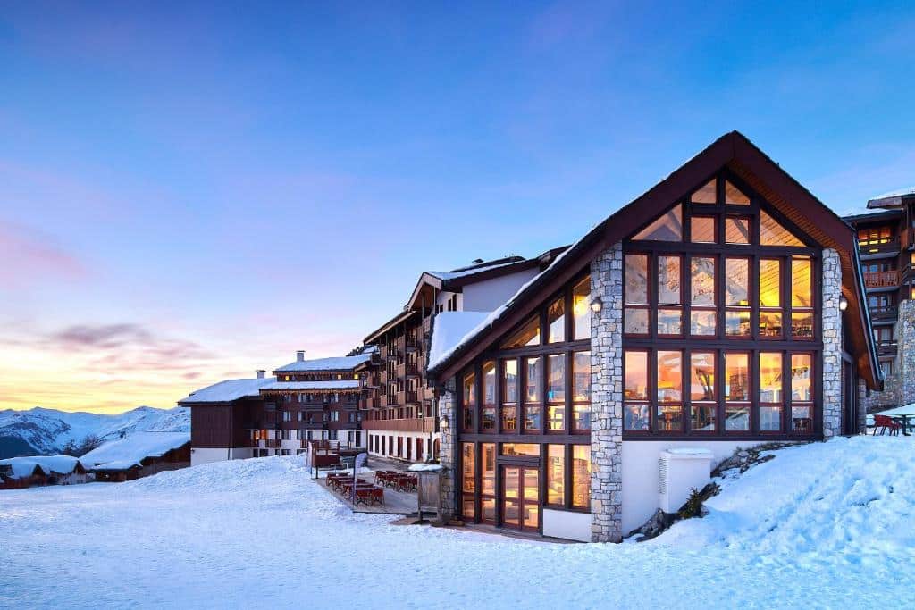 Het Vacances Bleues Belle Plagne Hotel Ligt Op 2100 Meter Hoogt Midden In Het Skiresort Belle Plagne En Het Skigebied Paradiski., Zininfrankrijk.nl
