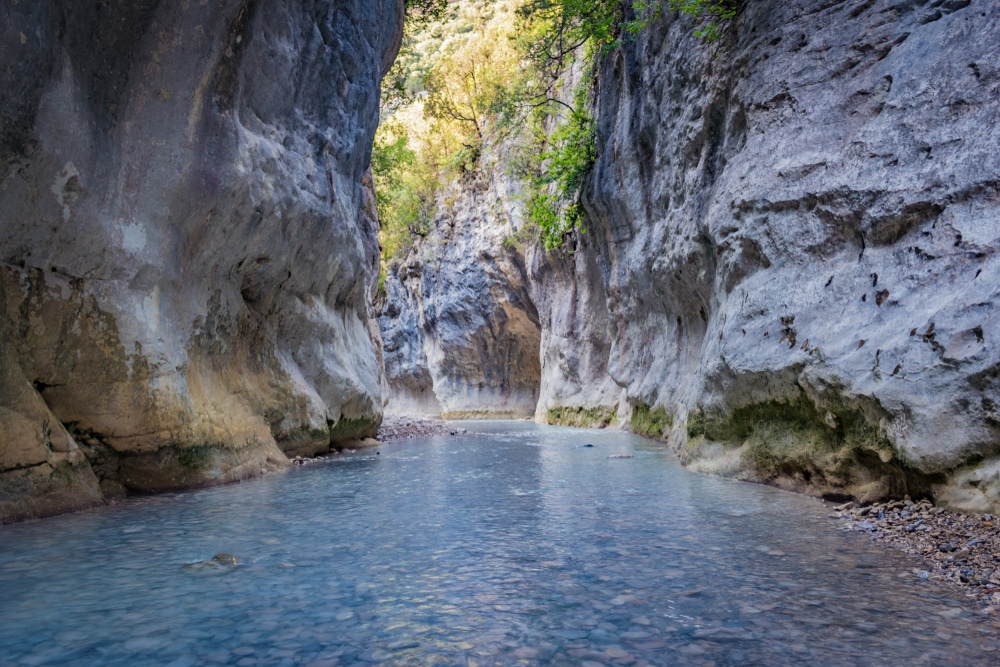 laagstaand water in de kloof van Gorges du Toulourenc in de Drôme