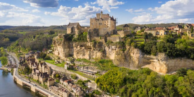 Kasteel van Beynac Dordogne 1366016375, Campings aan een rivier in Frankrijk