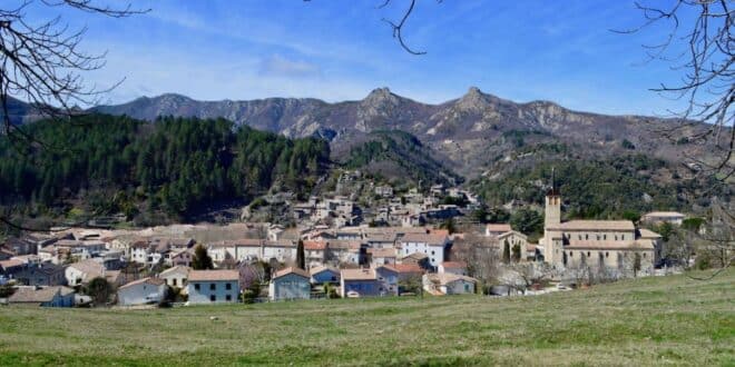 Jaujac header, Wandelen Thueyts Ardèche