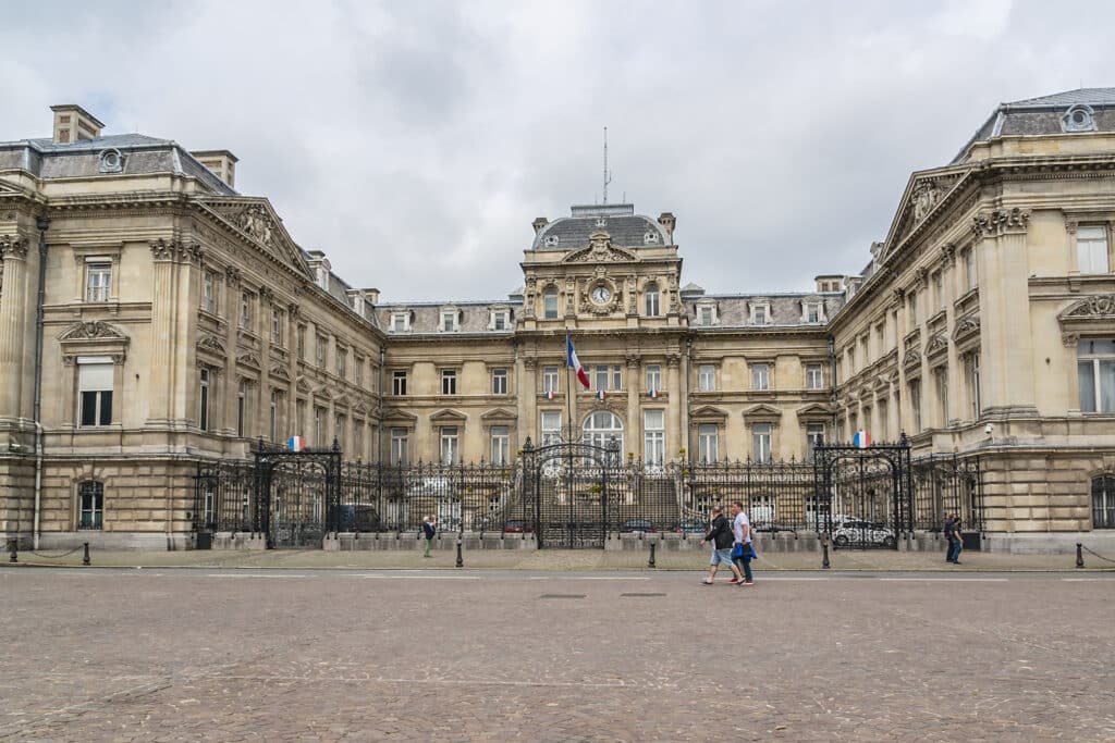 Place De La Republique SH 1640153470 1024x683, Zininfrankrijk.nl