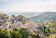 Le Beaux de Provence mooiste dorpen in de Provence 1886149048, vakantieparken in Normandië