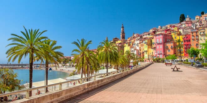 Menton shutterstock 692903887, Okerkliffen Provence