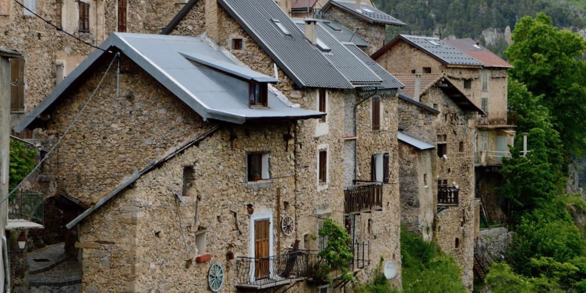 Roubion close up PVF header, campings Dordogne aan rivier