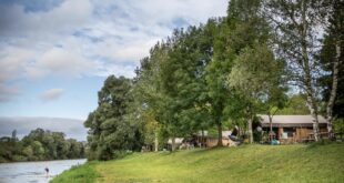 Jura Huttopia La Plage Blanche safaritenten aan het water, glamping platteland Frankrijk