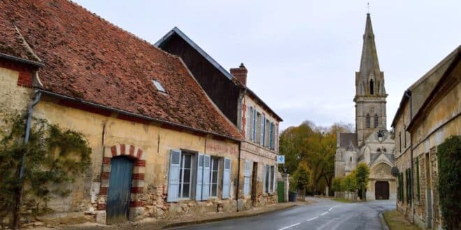 Mouchy le Chatel 18 Header PVF, Wandelen Thueyts Ardèche