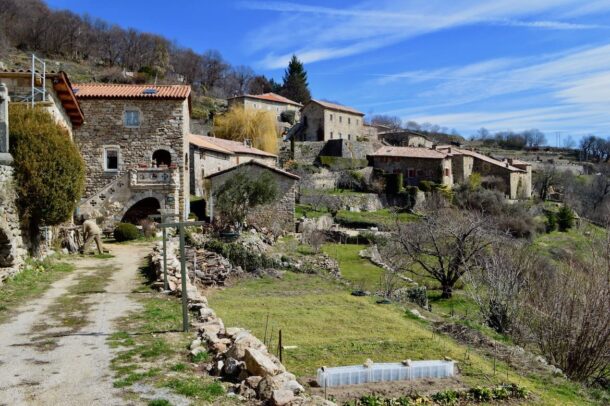 Laboule Bezoek het Pittoreske Dorpje Laboule in de Ardèche