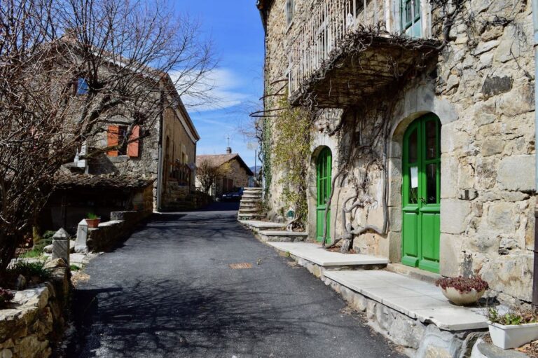 Labiule Bezoek het Pittoreske Dorpje Laboule in de Ardèche