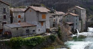 Burzet rivier PVF header, Route des Grandes Alpes