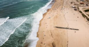Seignosse surfen shutterstock 1176317470, mooiste stranden zuidwest-frankrijk
