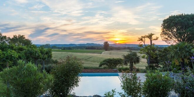 Petit Domaine de vacances Les Armengauds zwembad, Natuurhuisjes Auvergne