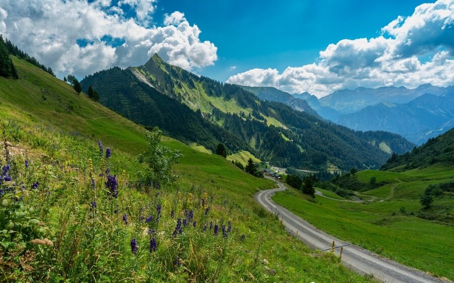 Route des Grandes Alpes 2201764283 edited, Bezienswaardigheden in de Franse Alpen