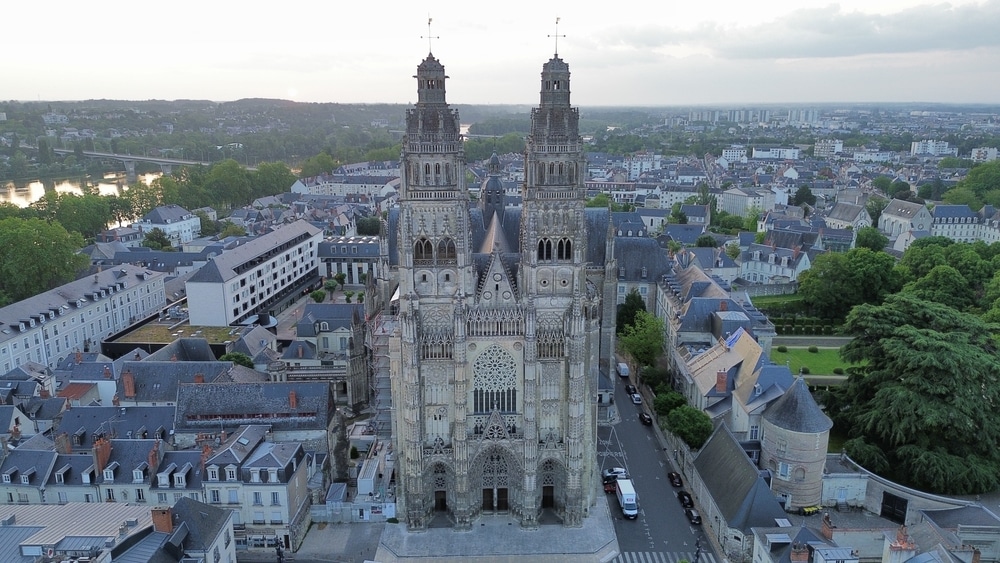 Kathedraal Van Tours Cathedrale Saint Gatien Tours Shutterstock 2313176493