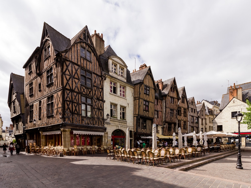 place plumereau tours shutterstock 769765375, bezienswaardigheden Tours