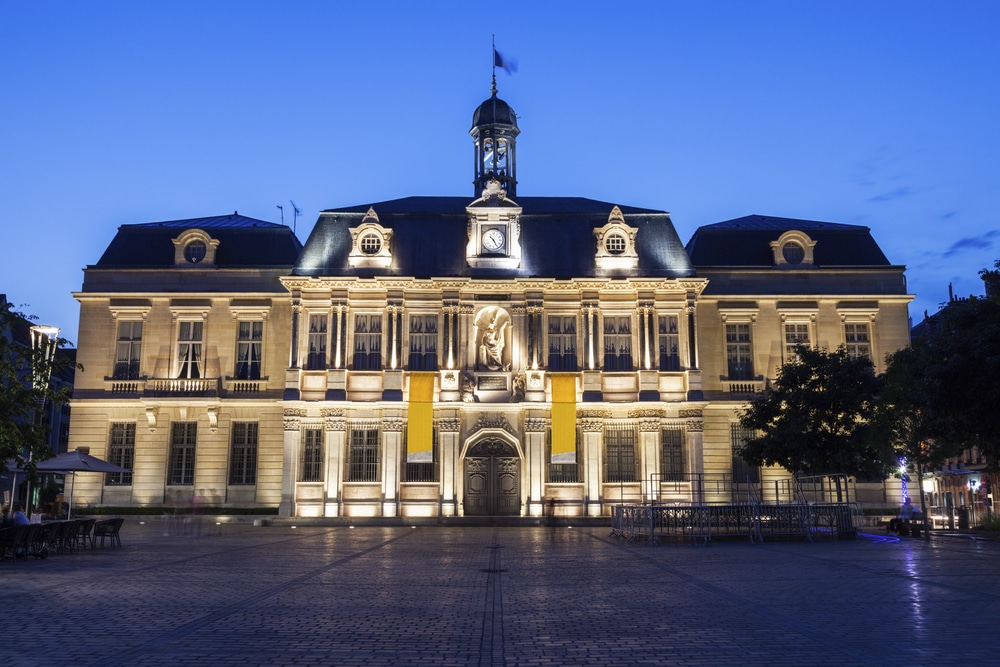 Hotel de Ville Troyes Aube shutterstock 719004481, bezienswaardigheden Troyes