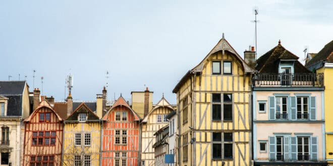 Troyes Aube shutterstock 1720877554, Frankrijk met de trein