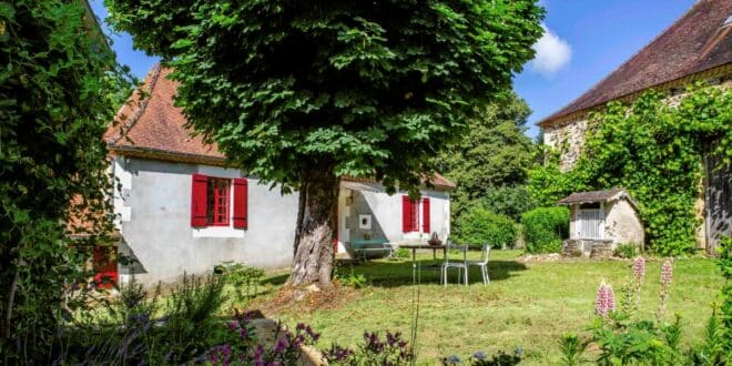 Natuurhuisje in Sarrazac header, campings in de Dordogne met een zwembad