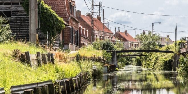 saint omer moerassen shutterstock 2327693399, stranden aan de Opaalkust