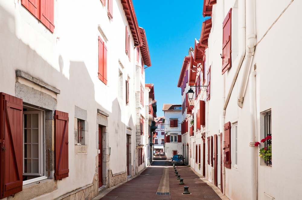 Saint Jean de Luz zuidwest frankrijk shutterstock 127168355, Zuidwest-Frankrijk