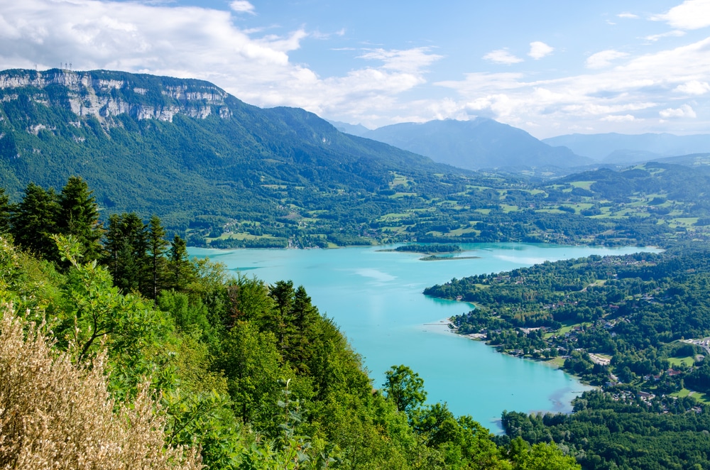 Deze afbeelding heeft een leeg alt-attribuut; de bestandsnaam is Lac-dAiguebelette_704429014.jpg