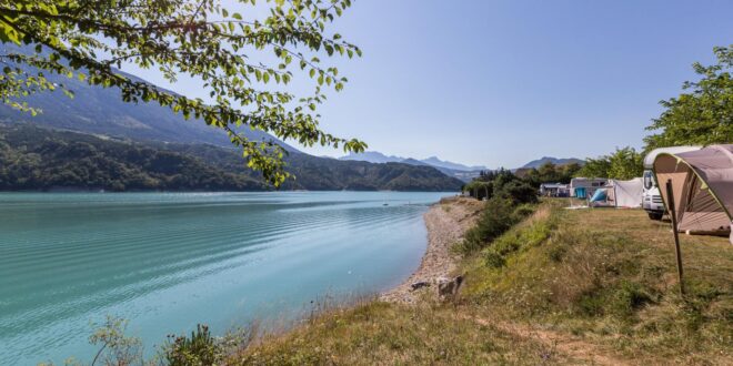 Camping Dherbelon blog, kleine campings aan een meer in Frankrijk
