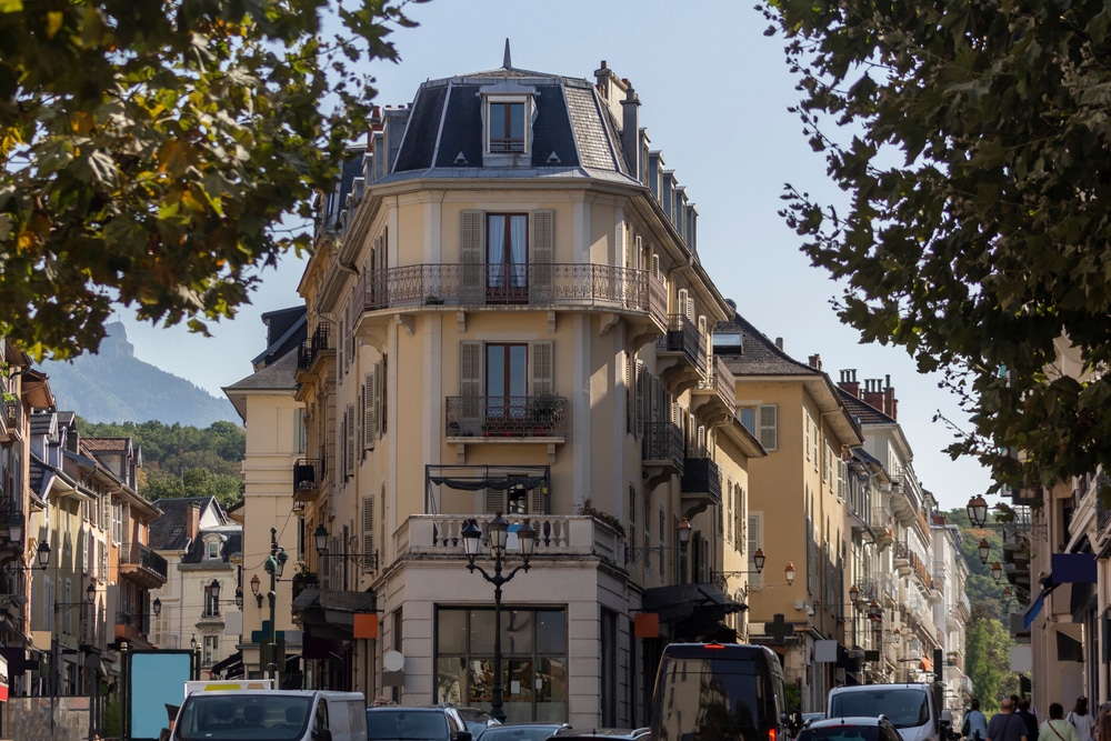 historische centrum van Aix les Bains Lac du Bourget shutterstock 1652620267, Lac du Bourget