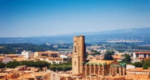 Eglise Saint Vincent de Carcassonne, kleine camping frankrijk