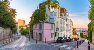 la maison rose montmartre parijs shutterstock 1212171664, Manche
