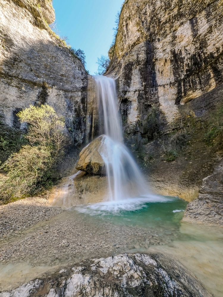 Cascade de Rochecolombe ardeche shutterstock 2446123109, Ardèche