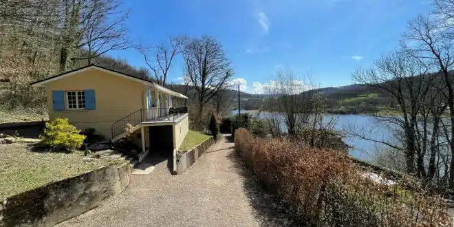 la maison les moulins 2, vakantiehuizen aan een meer in Frankrijk
