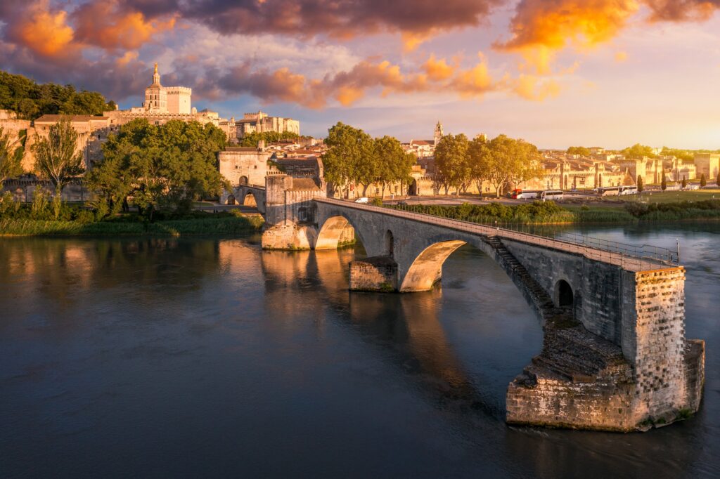 Avignon, steden